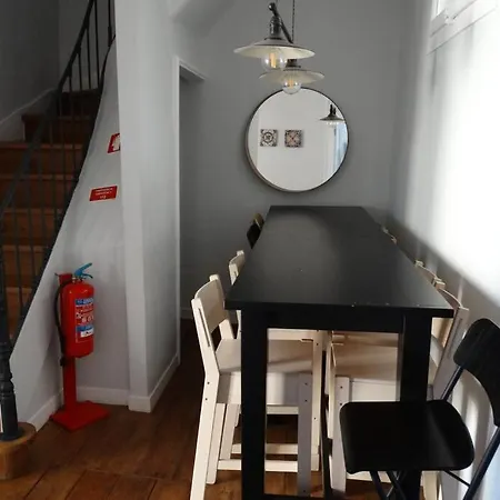 4 Bedrooms Ap In Graca - Great For Families&groups Apartment