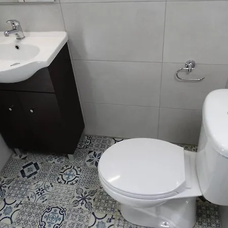 4 Bedrooms Ap In Graca - Great For Families&groups Apartment