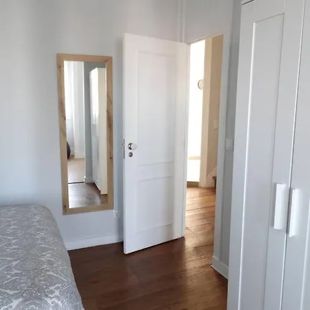 Апартаменты 4 Bedrooms Ap In Graca - Great For Families&groups Лиссабон